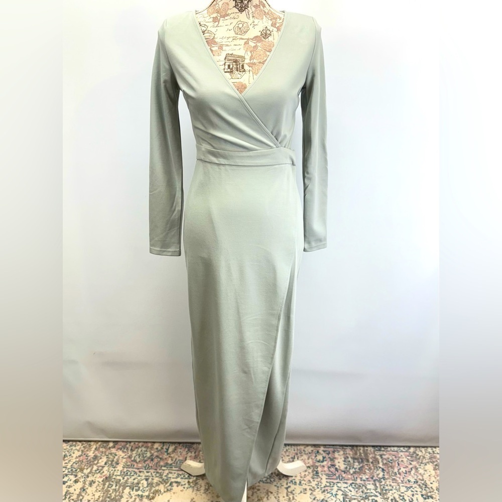 Kittenish Green Long Sleeve V-Neck Sheath Dress